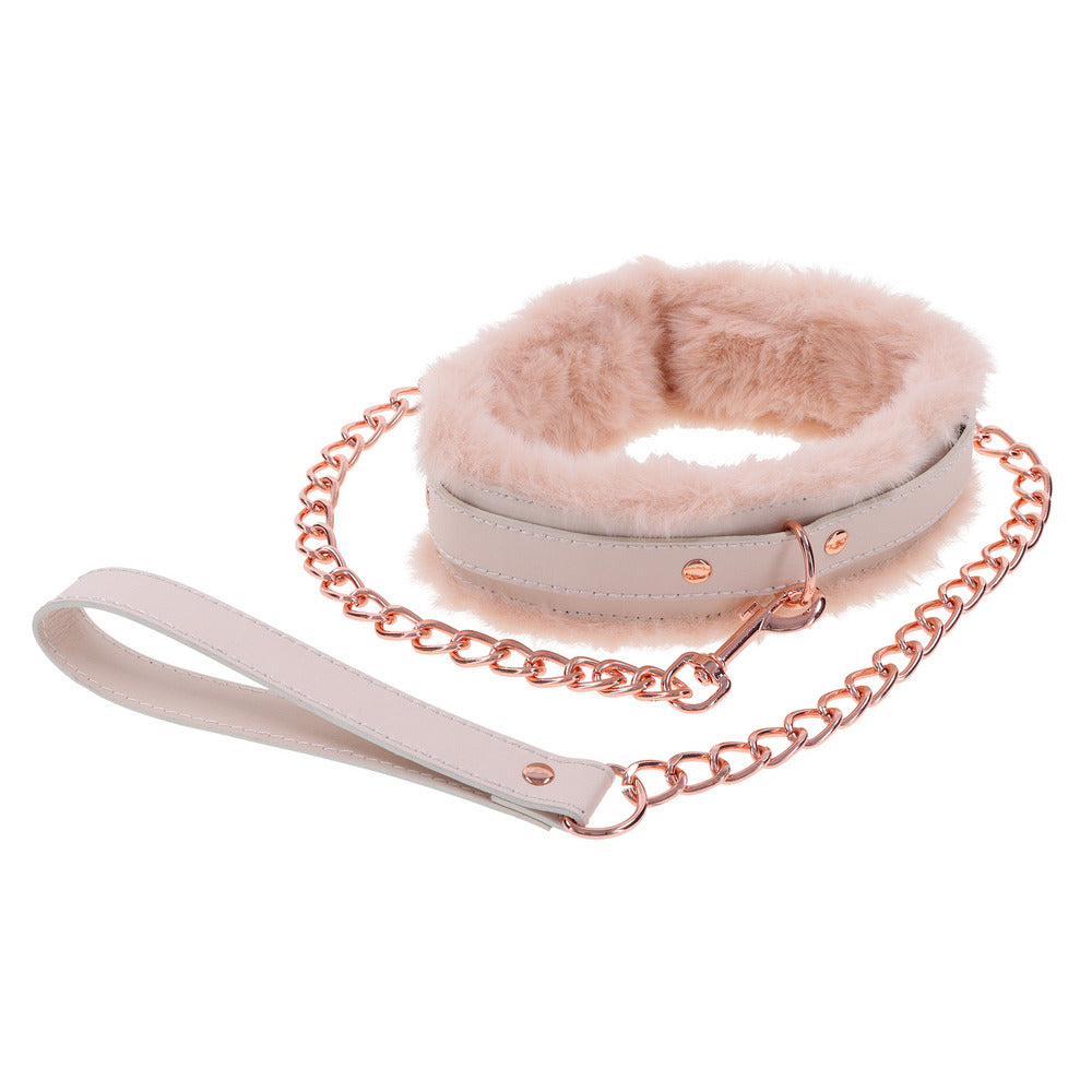 Pink fur collar and leash set.